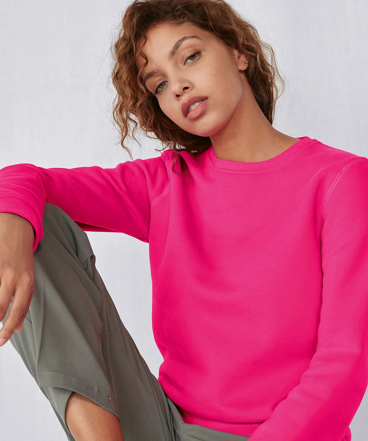 B&C Queen crew neck