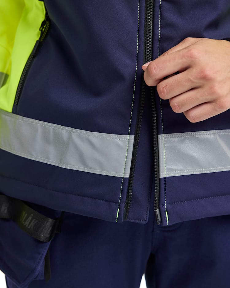 4902 Women's Hi-Vis Softshell Jacket