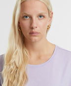 Women’s regular extended shoulder tee