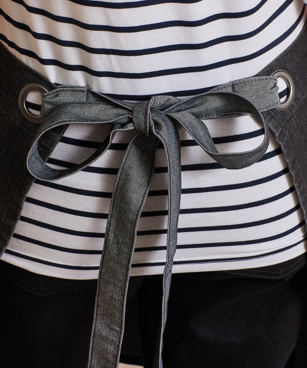 Domain contrast denim waist apron