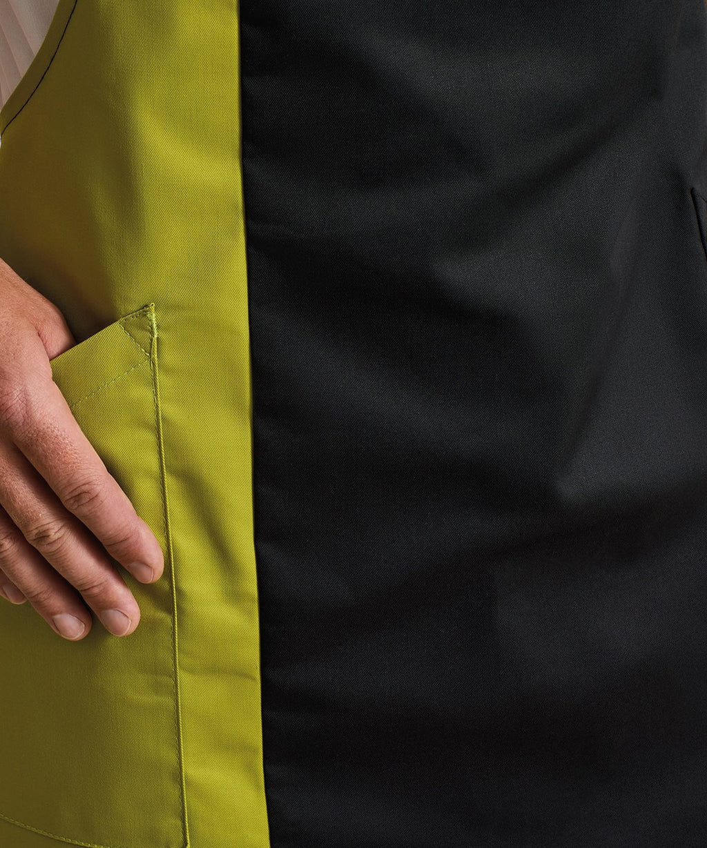 Contrast bib apron